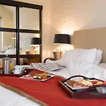 42 The Calls Hotel 4*