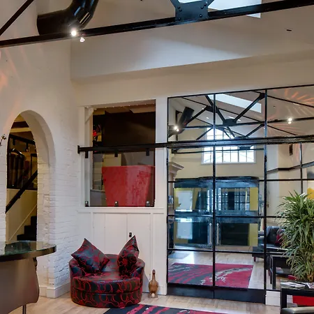 42 The Calls Hotel 4*