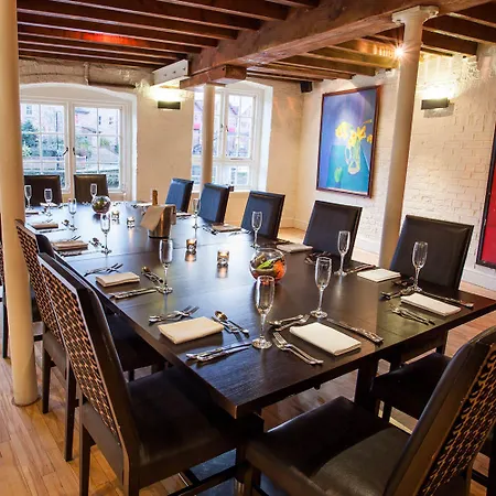 42 The Calls 4* Leeds (West Yorkshire)