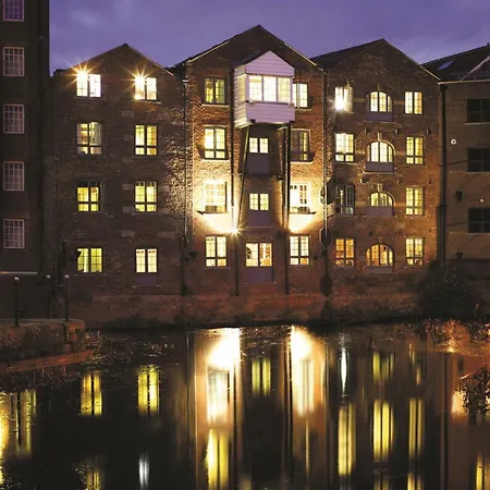 42 The Calls 4* Leeds (West Yorkshire)