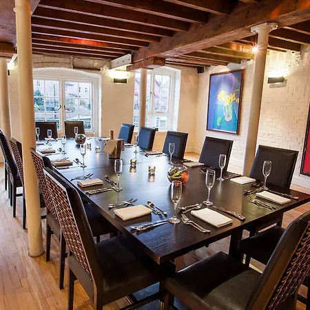 42 The Calls 4* Leeds (West Yorkshire)